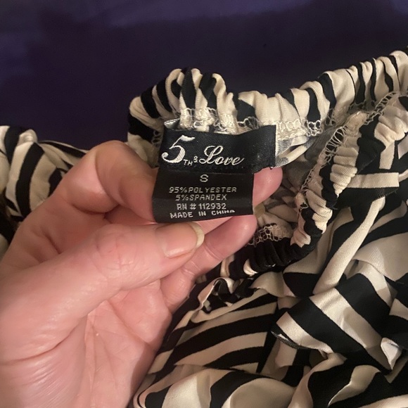 Beautiful dress - Picture 3 of 3